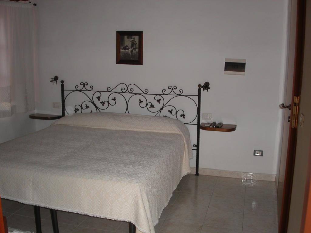 Locanda La Rosa Pauli Arbarei Εξωτερικό φωτογραφία
